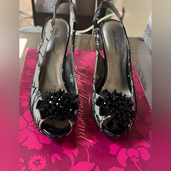 Lulu's Black Lace Peep-Toe Heels - Picture 2 of 7